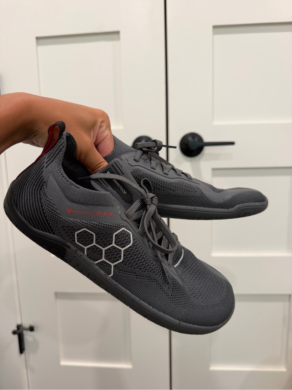 Vivo Grey Athletic Minimalist Lace-Up Shoes with Red Heel Accent